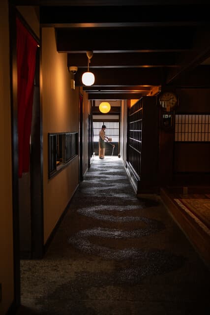 Hikariya Higashi