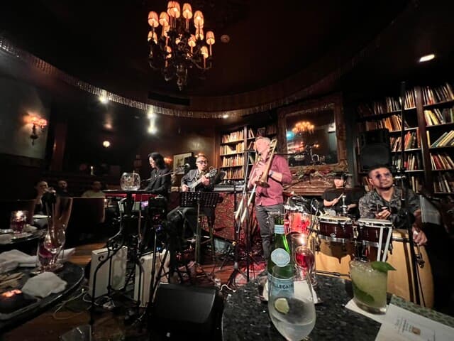 TABLEAUX LOUNGE